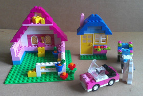 Lego Friends House Set #5560 without Pink Bucket  (100% complete)