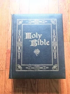  Holy Bible Book King James Version Family Heritage Edition World Publishing.  - Picture 1 of 12