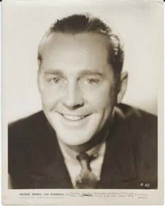 James Dunn - George White's 1935 Scandals... - Original Promotional Photo - 8x10 - Foto 1 di 1