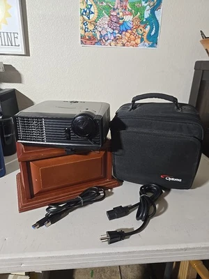 Proyector DLP Optoma EP739 con estuche y cables - Funciona - Sin control remoto Foto 1 de 4