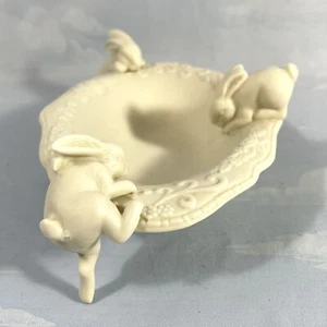 Schmuck Bonbon Seifenschale Hase 3 Hasen Biskuit Ostern Frühling - Bild 1 von 11