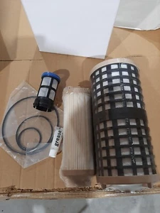 Fleetguard FK48556  Fuel Filter Kit - Picture 1 of 1