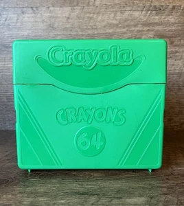 Crayola Buntstifte grün Kunststoff Aufbewahrungskoffer 64 Stück Anspitzerloch RAR Punze - Bild 1 von 7