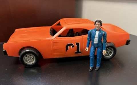 Dukes of Hazzard General Lee with Luke Duke 1980 Mego Cover