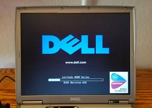 Dell Latitude D600 14" ~ Laptop Intel Pentium 1.30 GHz / 512 MB ~ NO Hard Drive - Picture 1 of 24