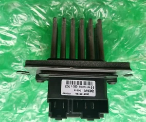 99-04 Jeep Grand Cherokee 4.7L-V8 AC CLIMATE HEATER BLOWER RESISTOR HVAC A/C - Picture 1 of 2