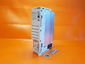 Convertidor de frecuencia Lenze E82EV152K4B200 / E82EV152_4B200 - 1,5 kW - Imagen 1 de 4