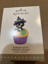 Hallmark: Punkin' Kitty - Series 3rd - Keepsake Cupcakes - 2016 Ornament