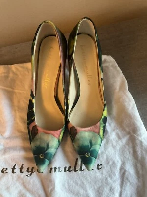 Zapatos de tacón Bettye Muller con estampado floral para mujer 6 puntas Foto 1 de 4