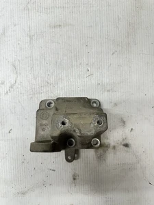 2011-2023 DODGE CHARGER RWD 3.6L V6 FRONT RIGHT SIDE ENGINE MOUNT BRACKET OEM 35 - Picture 1 of 7