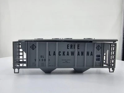 Tolva cubierta Roundhouse escala HO 1448 2 bahías Erie Lackawanna EL 21301 Foto 1 de 4