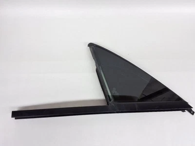 Вентиляционное стекло передней двери CAYENNE 2011 838951 - Изображение 1 из 4