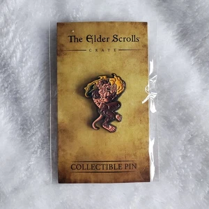 NUEVO Pin de solapa exclusivo de Lader Scrolls caja de botín Scamp - Imagen 1 de 5