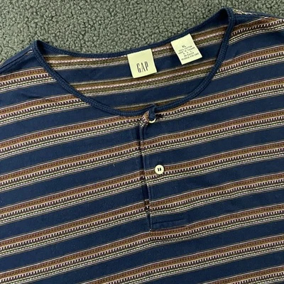 Camiseta De Colección Y2K Gap Henley Para Hombres XL Manga Corta Algodón Rayas Surf Skate Foto 1 de 4