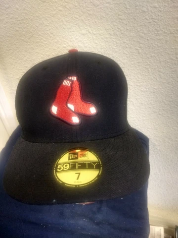 New Era Boston Red Sox GAME 59Fifty Fitted Hat On-Field MLB Cap NWT Socks Sz 7 Cover