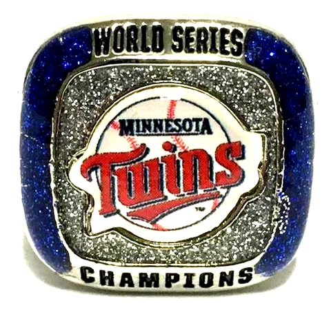 Minnesota Twins MLB World Series Champions Replica Ring Coors Light Cover