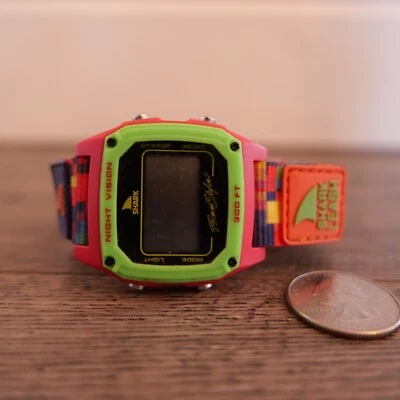 Reloj Freestyle Tiburón Visión Nocturna Verde Rosa Banda de Nylon!!! Foto 1 de 3