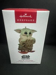 Jedi in Training Star Wars The Mandalorian New NIB 2022 Hallmark Ornament - Picture 1 of 2