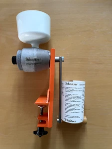 Schnitzer Getreidemühle, Handbetrieb, Tischmontage, Vintage - Bild 1 von 6