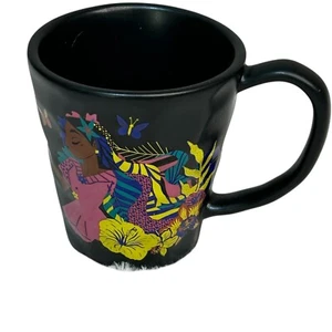NUEVA Taza de Té Café Disney Encanto Isabella Flores Negra 11 OZ - Imagen 1 de 4