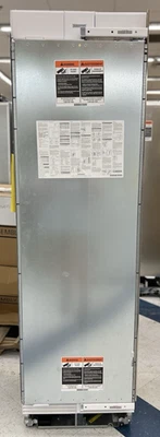 Refrigerador inteligente Sub-Zero IC24RH modelo con pantalla de 24 pulgadas listo para panel Foto 1 de 3