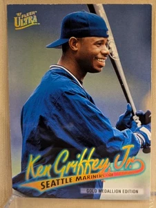 Fleer Ultra Gold Medallion 1997 edición #121 Ken Griffey Jr Salón de la fama raro paralelo - Imagen 1 de 2