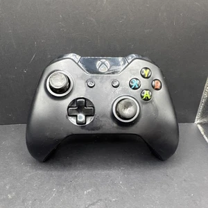 Xbox One Wireless Controller Model 1697 Black Microsoft Gamepad - Picture 1 of 5