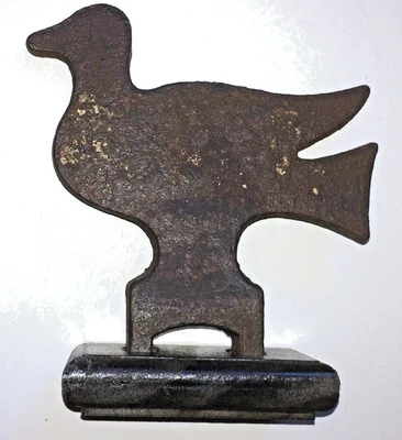 Antigua galería de tiro de carnaval vintage pájaro pato objetivo de acero - base de madera EE. UU. Foto 1 de 4