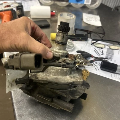 1989–94 Nissan Maxima single overhead cam distributor - Image 1 of 4