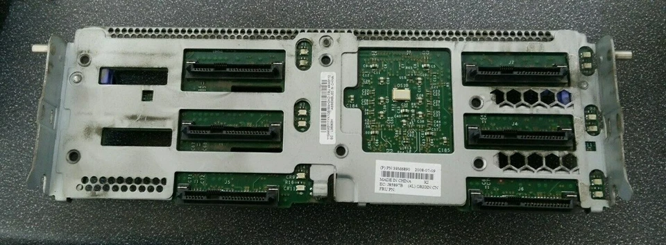 IBM 39M6890 / 44W3110 X3650 3,5" SAS HDD Backplane Board mit Tray - Bild 1 von 1