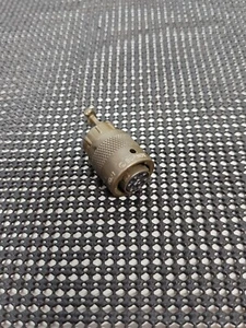 DC26F10-6S Burndy Avionics Connector Plug - Picture 1 of 8