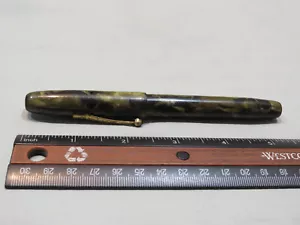 Vintage Wearever Fountain Pen Black/Gold w/14K Gold Plated Nib - Picture 1 of 4