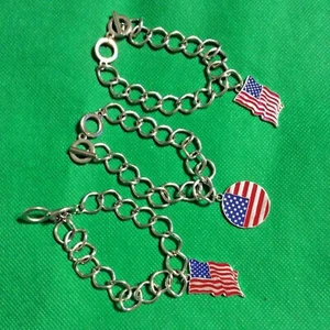 Juego de 3 Pulseras Patrióticas Rojo, Blanco y Azul Bandera Americana - Imagen 1 de 10
