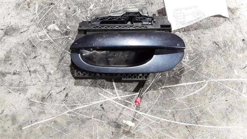 01 02 03 BMW 530I LH REAR EXTERIOR DOOR HANDLE BLUE - Imagem 1 de 4