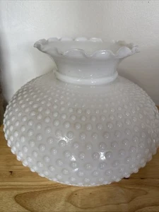 Vintage 11 3/4" O.D. Monteur Opal Milchglas Crimp Top Hobnail Glas Lampenschirm XL - Bild 1 von 7
