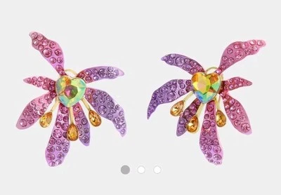 Pendientes Betsey Johnson Auténticos PÚRPURA Jardín Glamour Flor Iris Nuevos con Etiquetas Foto 1 de 2