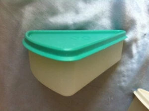 Tupperware Kuchendose Box Dreieck Gefrierbehälter Kuchenbehälter Brotdose grün - Bild 1 von 4