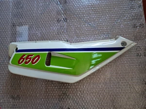 FIANCATINA DX KAWASAKI KLR650 TENGAI 1990 VERDE BIANCO NUOVA ORIGINALE - Foto 1 di 6