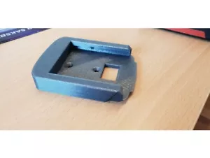 Bosch 18V WANDHALTERUNG FÜR AKKU SIEHE BESCHREIBUNG FÜR FARBE - Bild 1 von 1