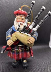 Clothtique Scottish Santa w/ Bagpipes Ornament Possible Dreams 2000 #714125 - Picture 1 of 12