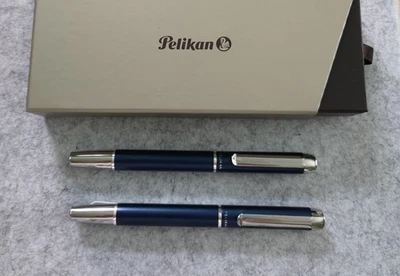 PELIKAN Schreibset Pura Füller Füllhalter P40 und Roller R40 Blau Dunkelblau - Bild 1 von 4
