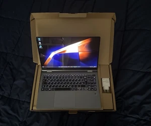 SAMSUNG Galaxy Book4 360 15,6 Zoll 256GB / 8GB RAM NP750QGK-KG3DE Gray - Afbeelding 1 van 11