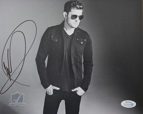 Michael Buble Signed 10x8 Photo ACOA Certified SB82552 Cover