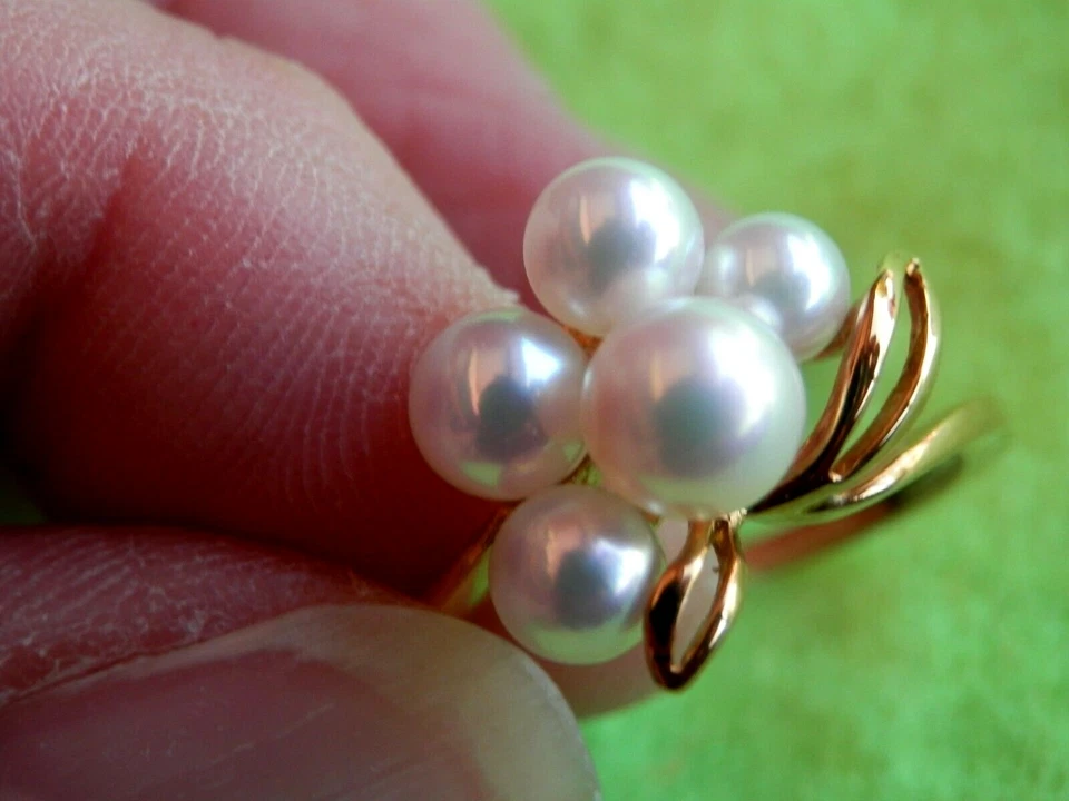 MIKIMOTO Women's Ring 18K Gold 5xCultured Pearls w/Leaves Size 8 Stunning $1500 - Image 1 of 4