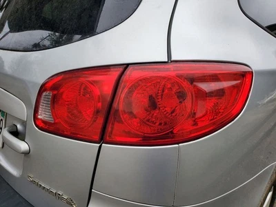 Conjunto de luz trasera derecha usado se adapta a: Hyundai Santa Fe 2008 cuarto montado en panel Foto 1 de 4