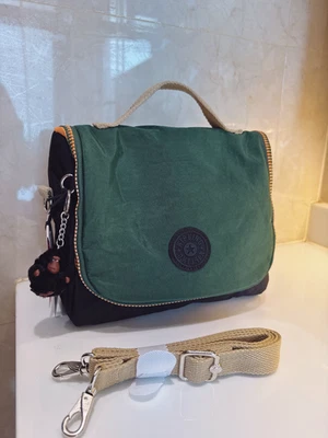 New Kipling Kichirou Lunch Bag Insulated Water Resistant in Green tree - Image 1 of 4