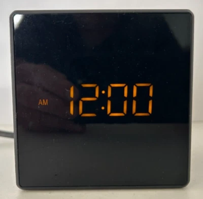 Sony ICFC1 Alarm Clock Radio FM/AM Programmable 10-Station Preset Black - Image 1 of 4