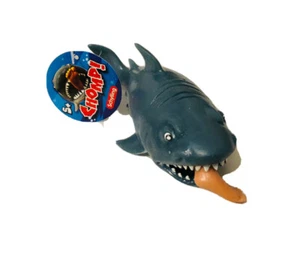 Chomp Squeezy Hai Beinstück knallt aus dem Mund Kinder Kinder Spielzeug - Bild 1 von 4