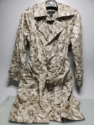 Gabardina de camuflaje con cinturón para mujer New York & Company talla 2 RK23 Foto 1 de 4