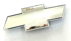 1999-02 Chevy Silverado, 2000-06 Tahoe Suburban Silver Front Grill Bowtie Emblem - Picture 1 of 4